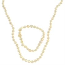 Cultured pearl necklace & bracelet