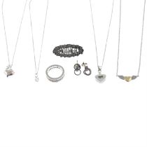 Assorted white metal jewellery, to include a ring by Thomas Sabo
