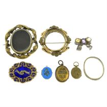 Assorted late 19th century & later gilt jewellery