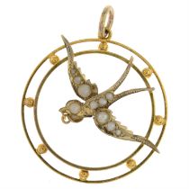 Edwardian 9ct gold split pearl bird pendant