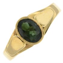 18ct gold green tourmaline single-stone ring