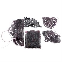 Assorted garnets, 395g