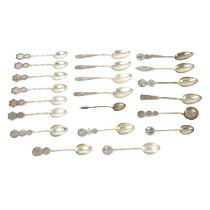 Collection of Chinese & Japanese spoons (21).
