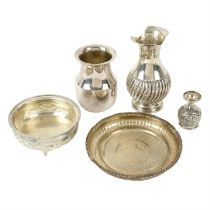 Selection of items to include two vases, two dishes & a small cup. (5).