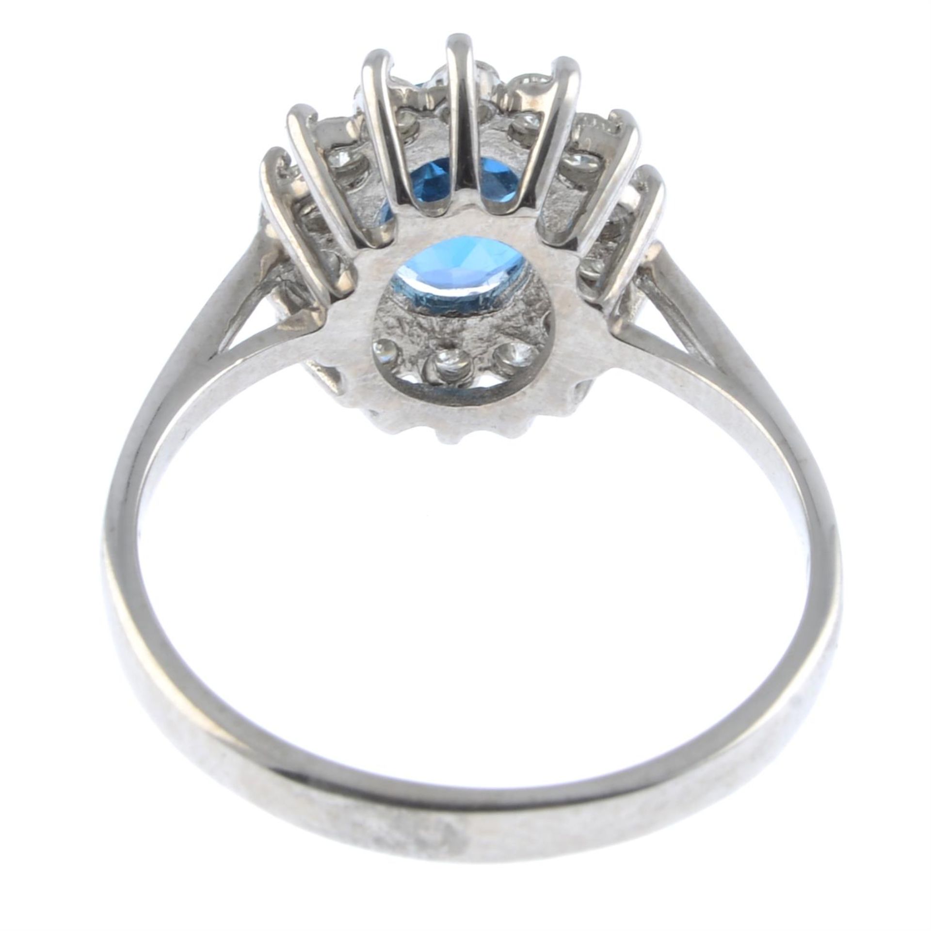18ct gold blue topaz & diamond ring - Image 2 of 2