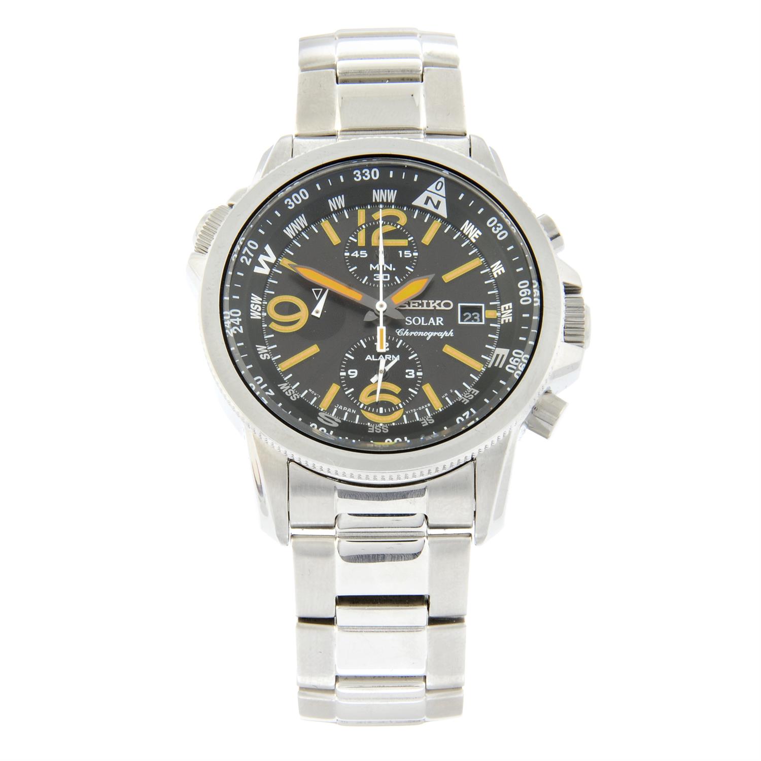 Seiko - a Solar chronograph watch, 42mm.