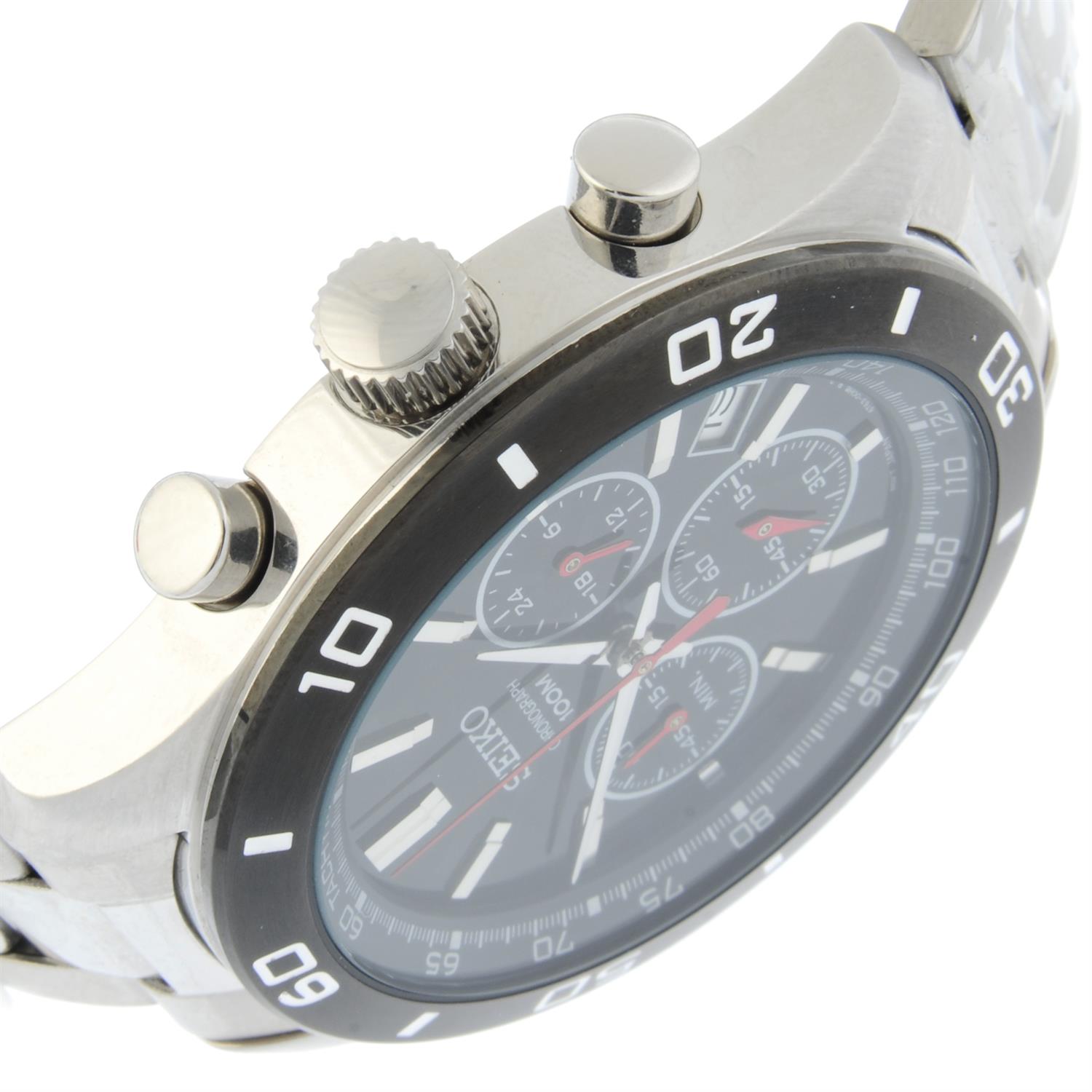 Seiko - a chronograph watch, 42mm. - Image 3 of 4