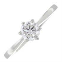 Platinum diamond single-stone ring
