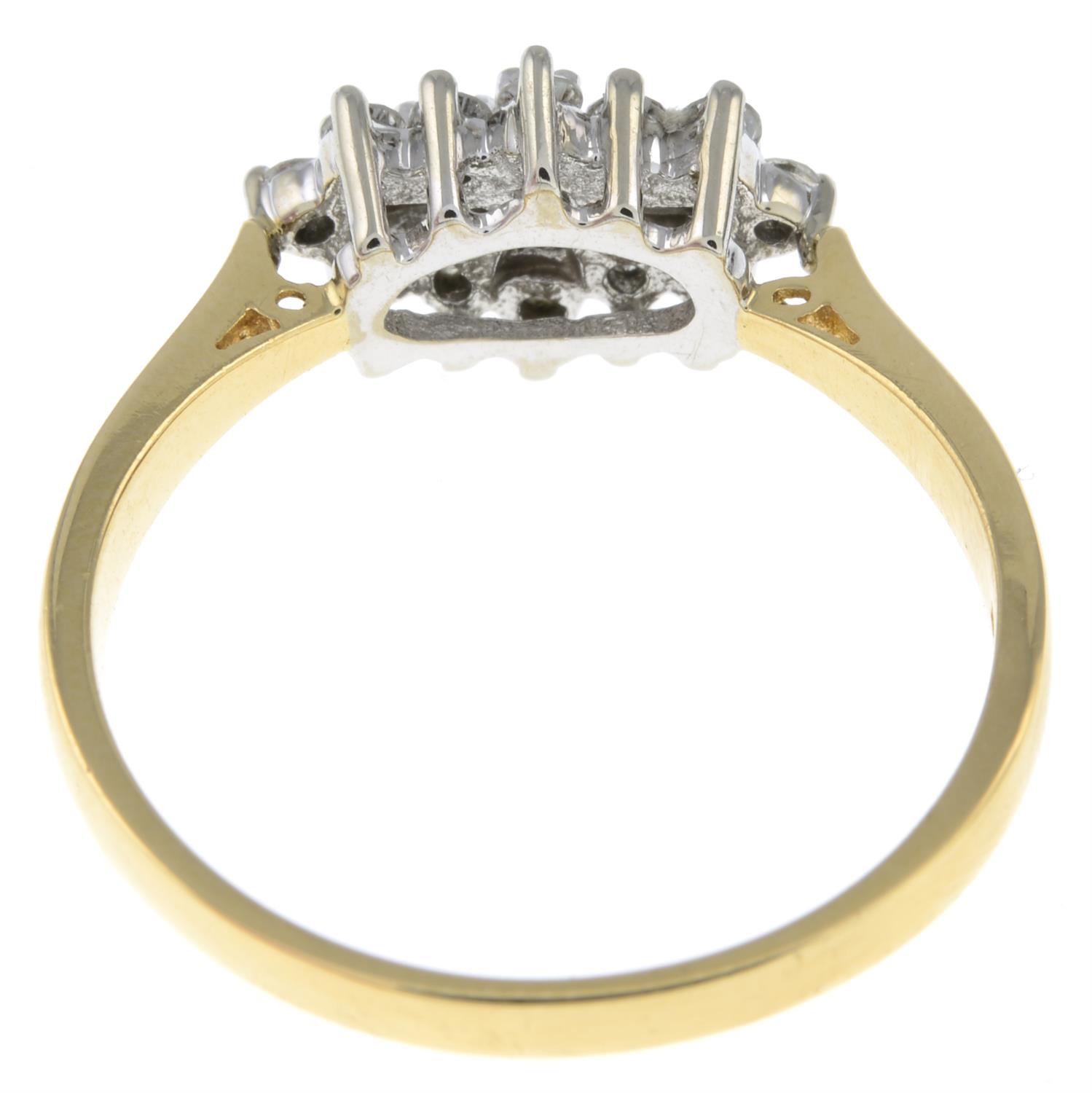 18ct gold diamond cluster ring - Image 2 of 2