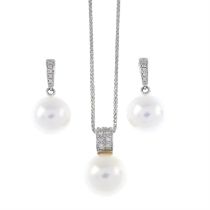 Set of 18ct gold cultured pearl & diamond jewellery