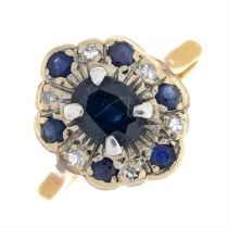 18ct gold sapphire & diamond cluster ring