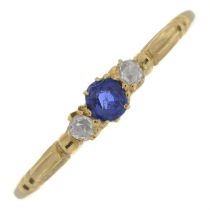 Late Victorian 18ct gold sapphire & diamond three-stone ring