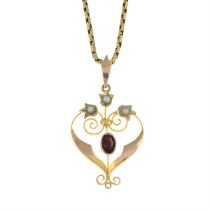 Early 20th century 9ct gold pendant, with chain