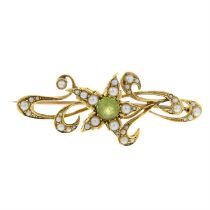 Early 20th century 15ct gold peridot & split pearl brooch