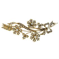 Early 20th century 15ct gold split pearl brooch