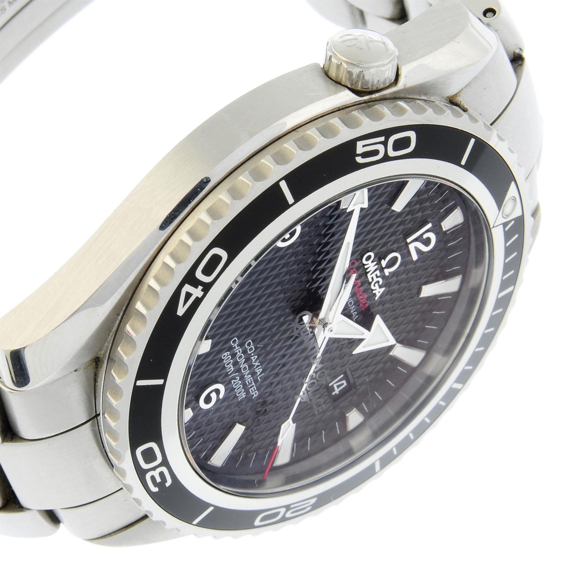 Omega - a Seamaster Planet Ocean watch, 44mm. - Image 4 of 8