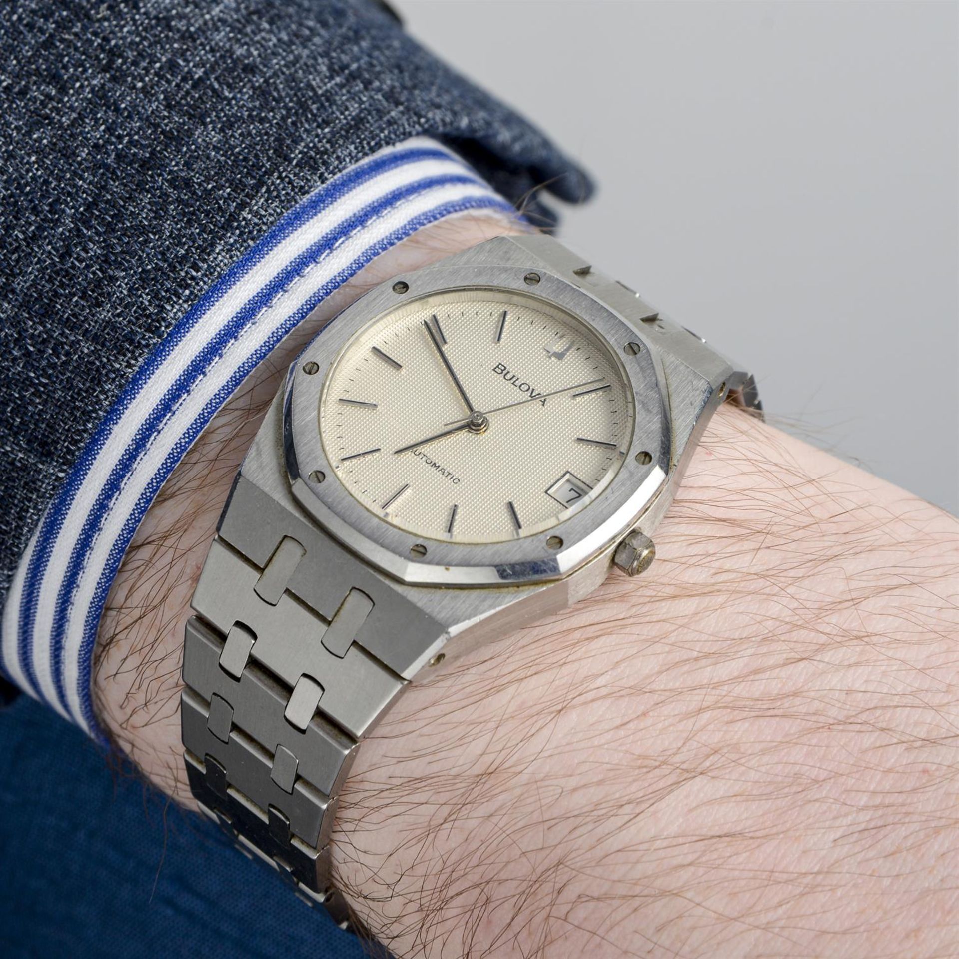 Bulova - a 'Royal Oak' watch, 35mm. - Image 5 of 5