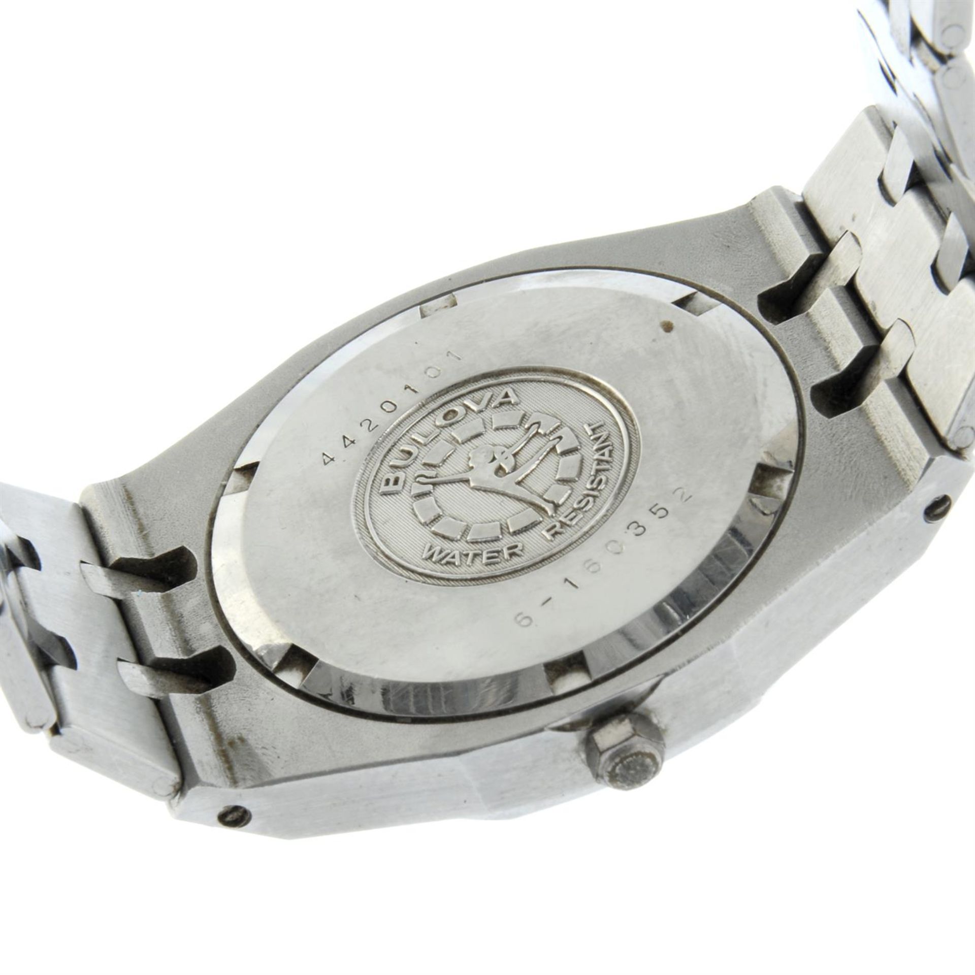Bulova - a 'Royal Oak' watch, 35mm. - Bild 4 aus 5