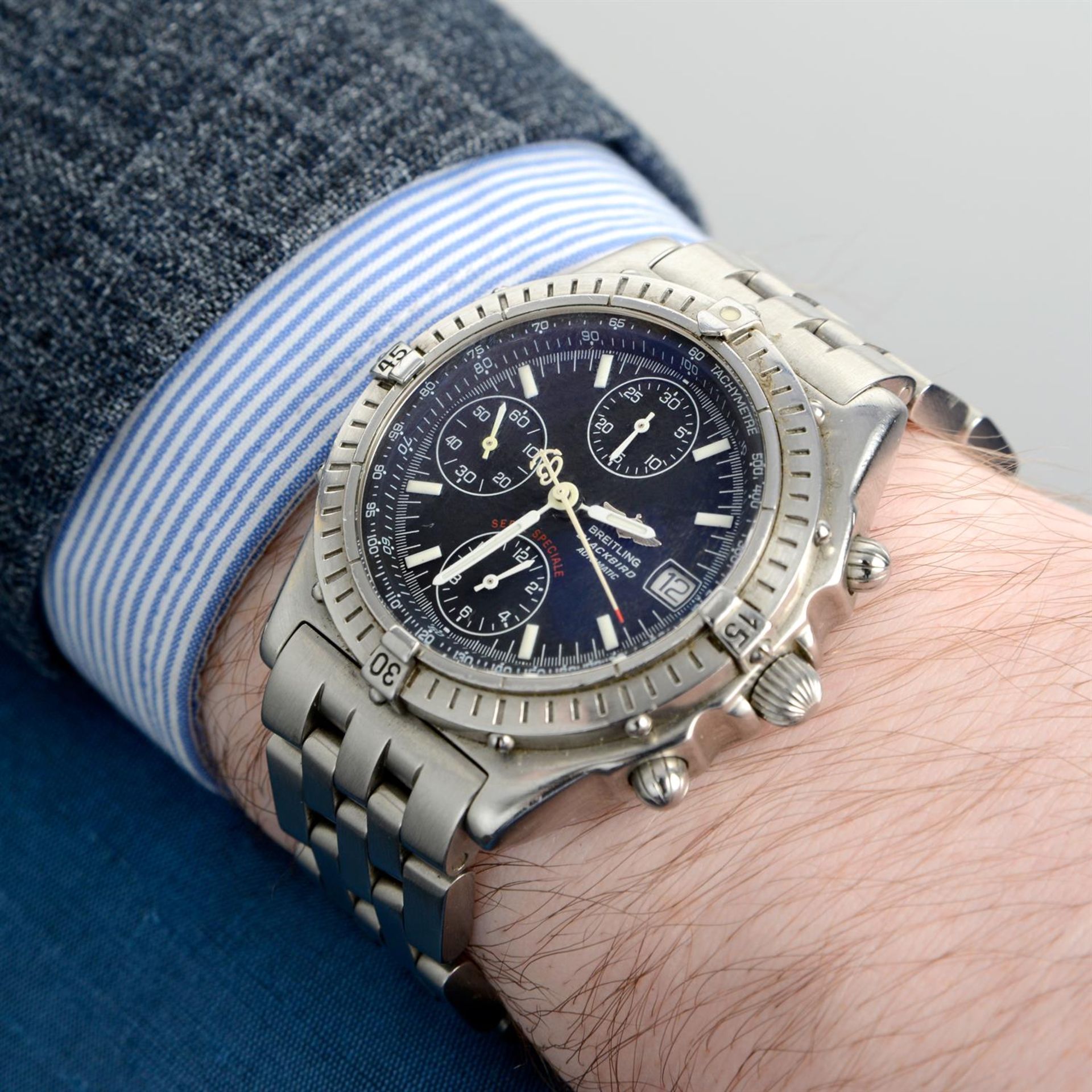 Breitling - a Blackbird chronograph watch, 39mm. - Image 5 of 6