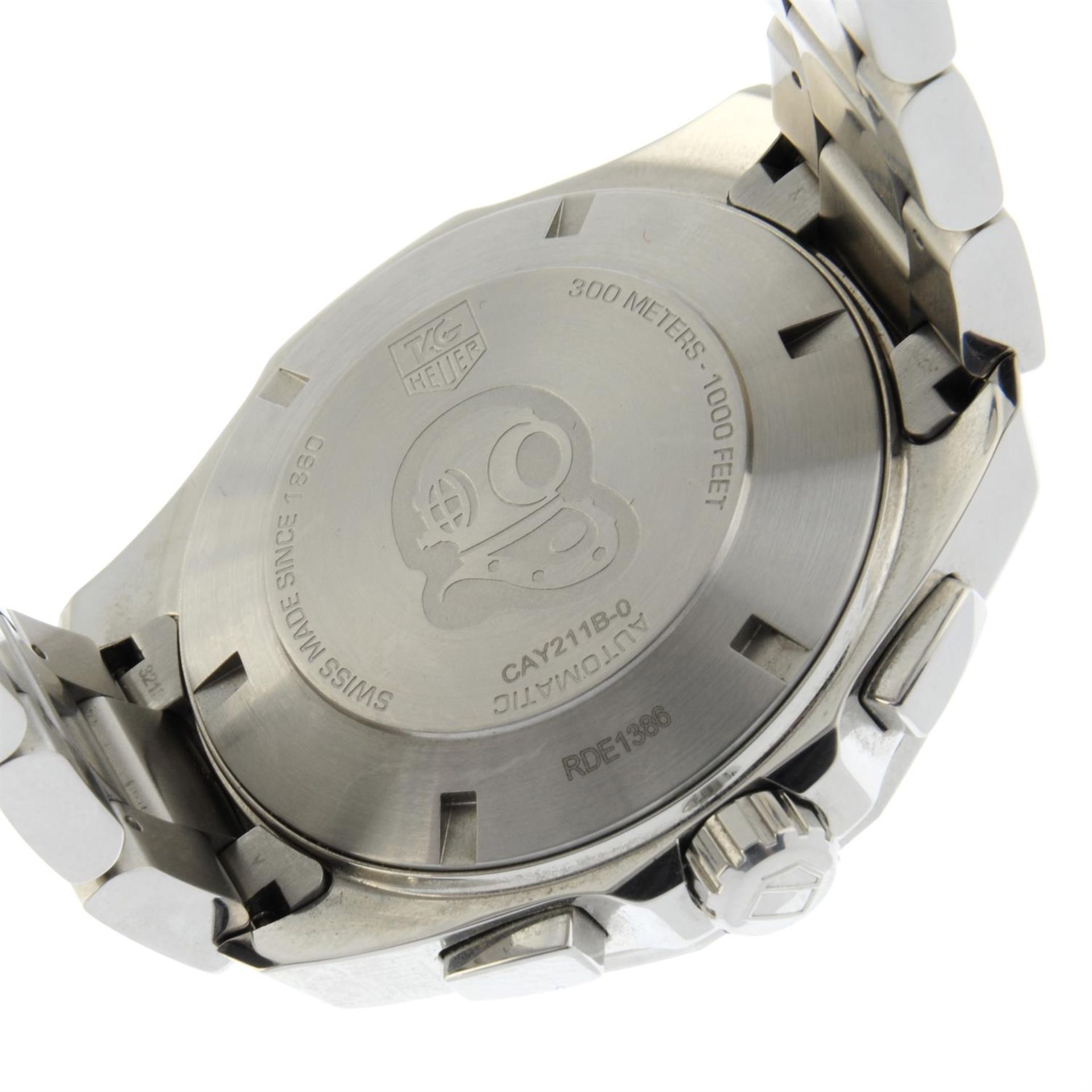 TAG Heuer - an Aquaracer chronograph watch, 45mm. - Bild 4 aus 6