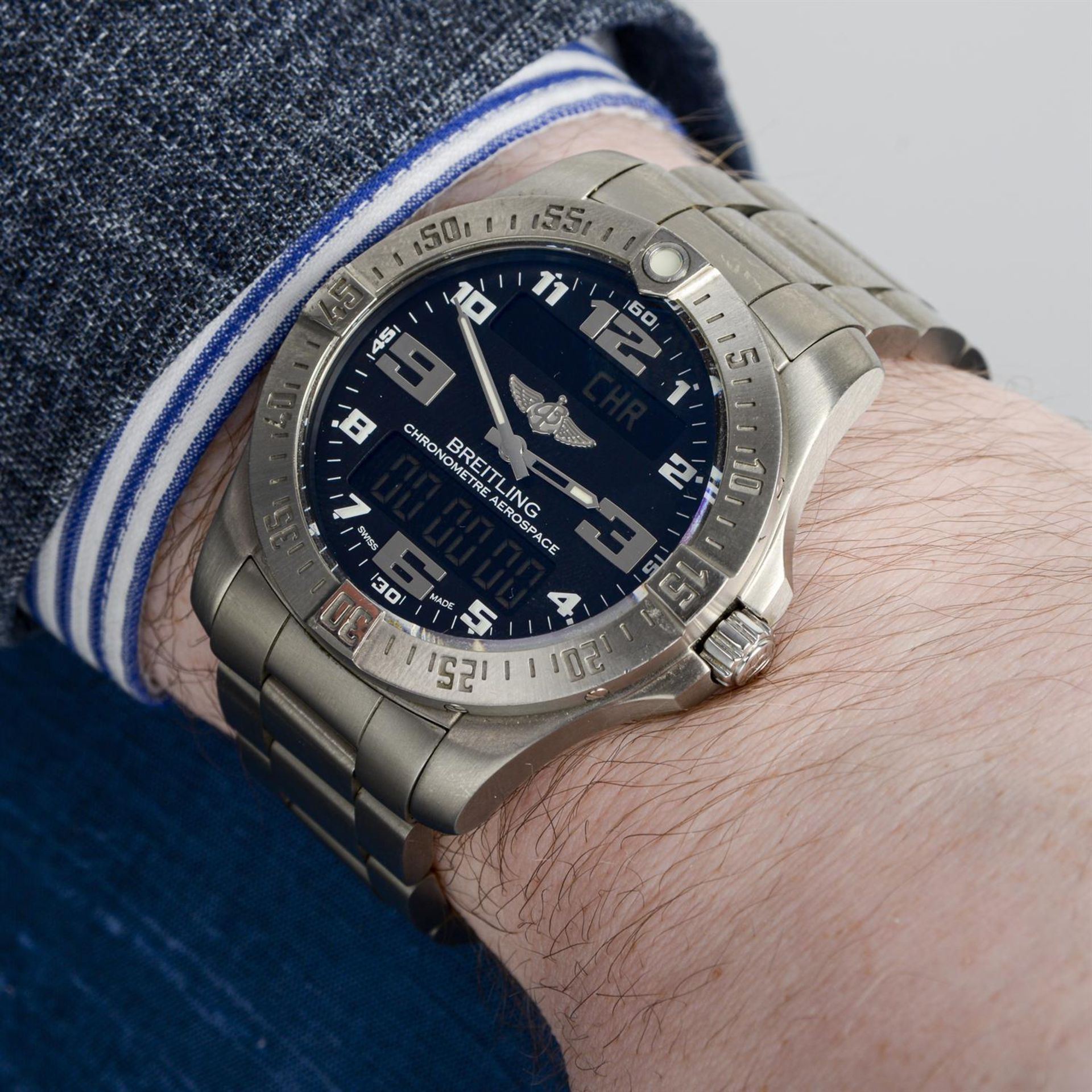 Breitling - an Aerospace watch, 43mm - Image 5 of 6