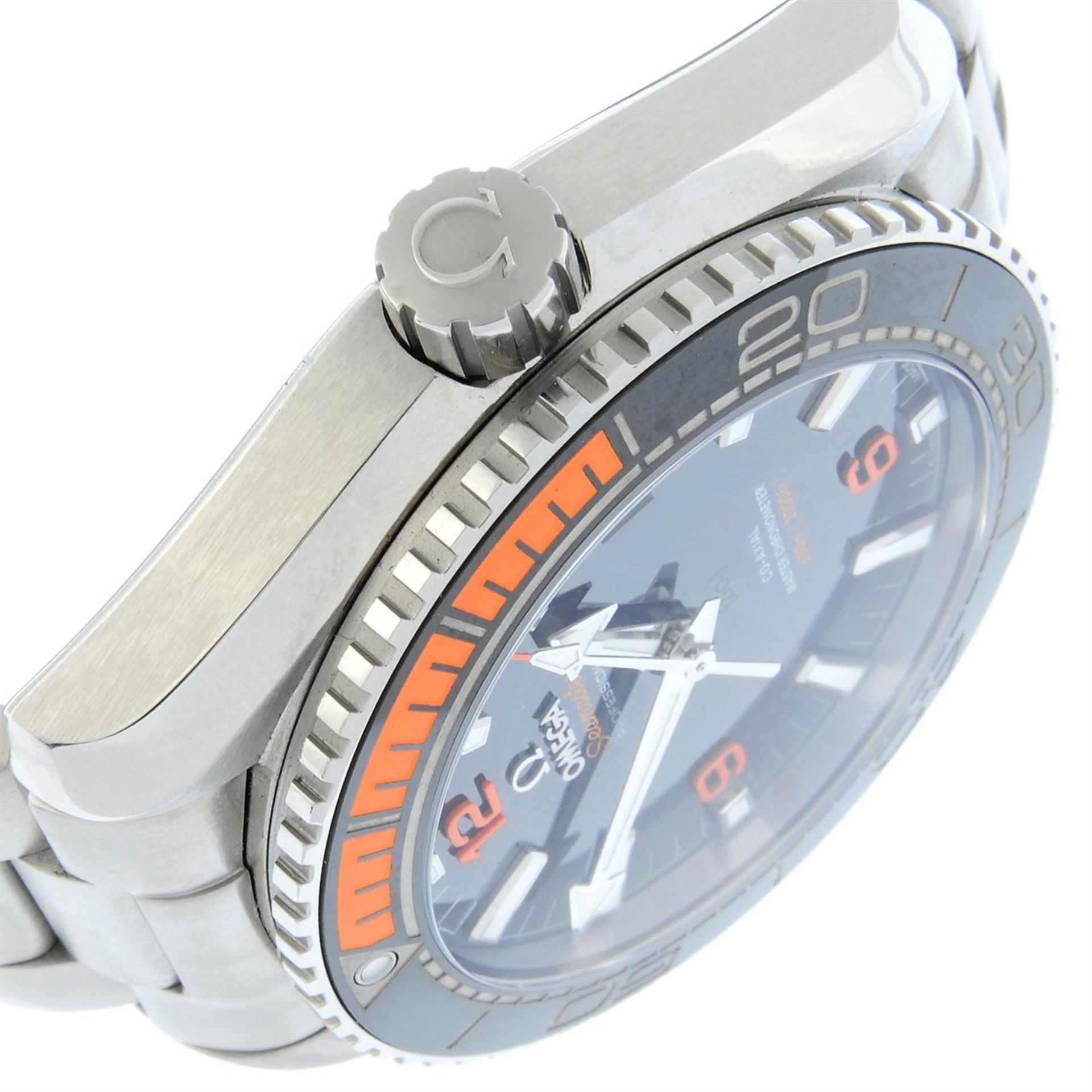 Omega - a Seamaster Planet Ocean Co-Axial bracelet watch, 44mm. - Image 3 of 7