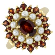 9ct gold garnet & seed pearl ring