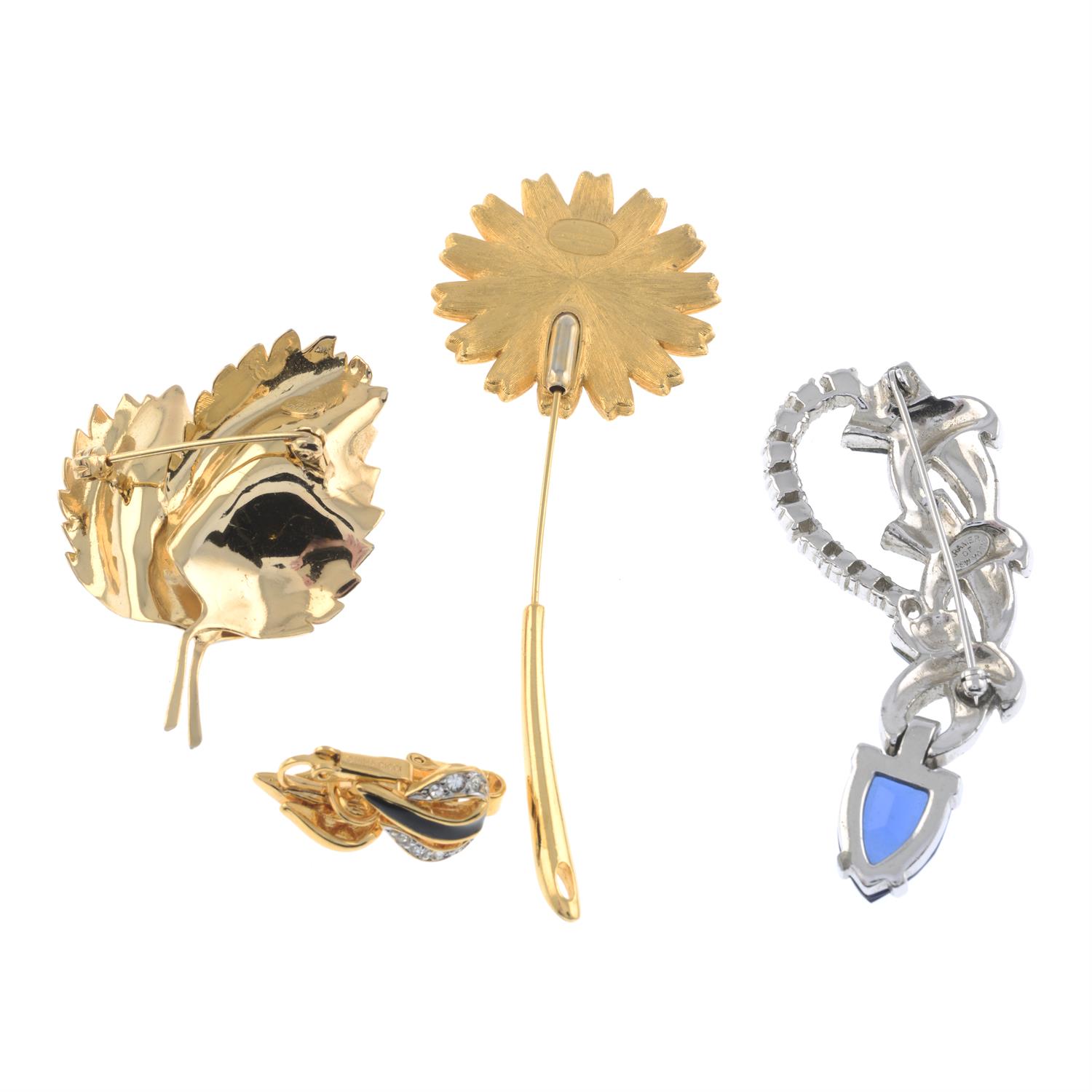 Collection of mixed designers - three brooches and one pair of clip-on earrings. - Image 2 of 2
