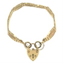 9ct gold fancy-link bracelet, with heart-shape clasp.