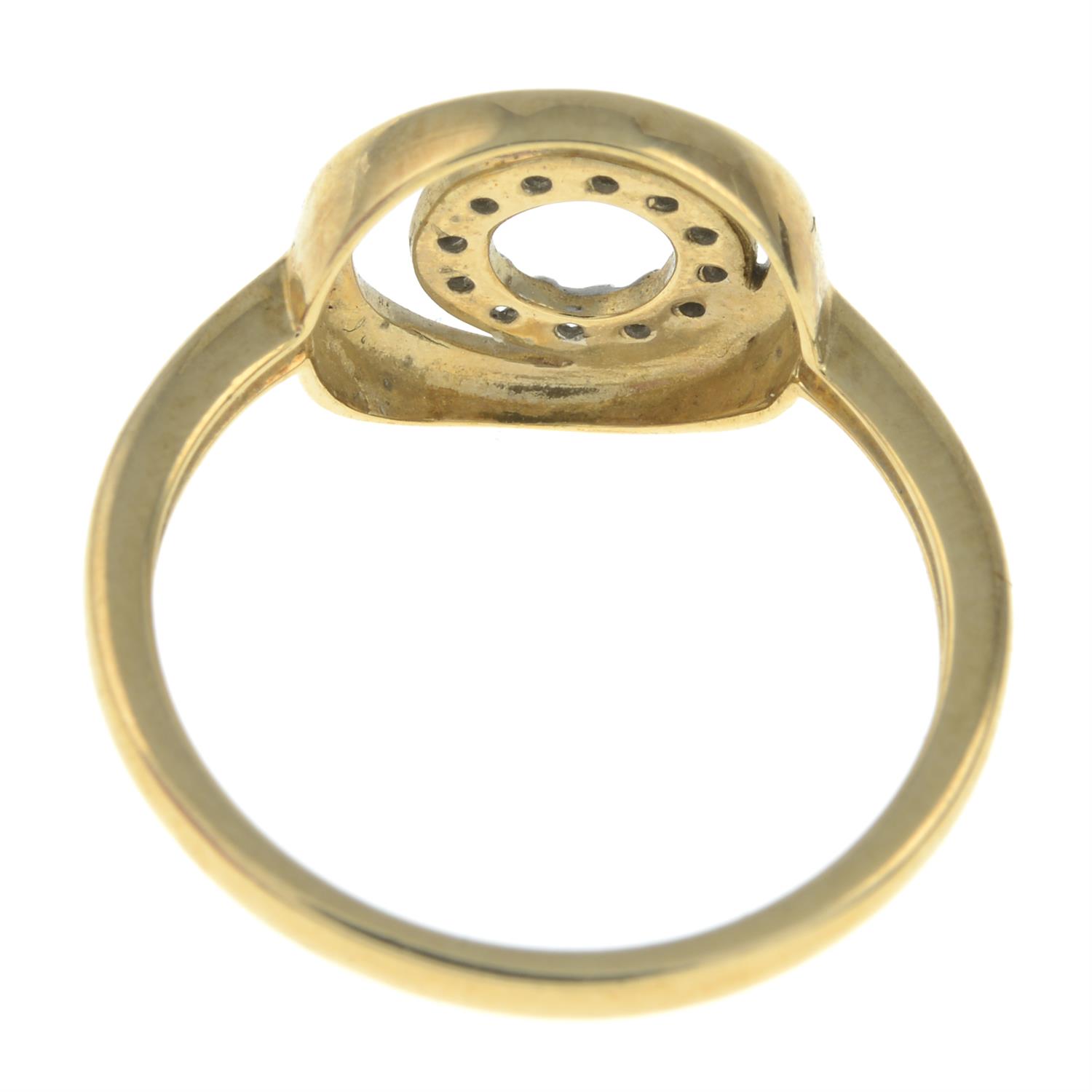 9ct gold diamond circle ring - Image 2 of 2