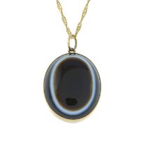 Agate locket pendant, with chain