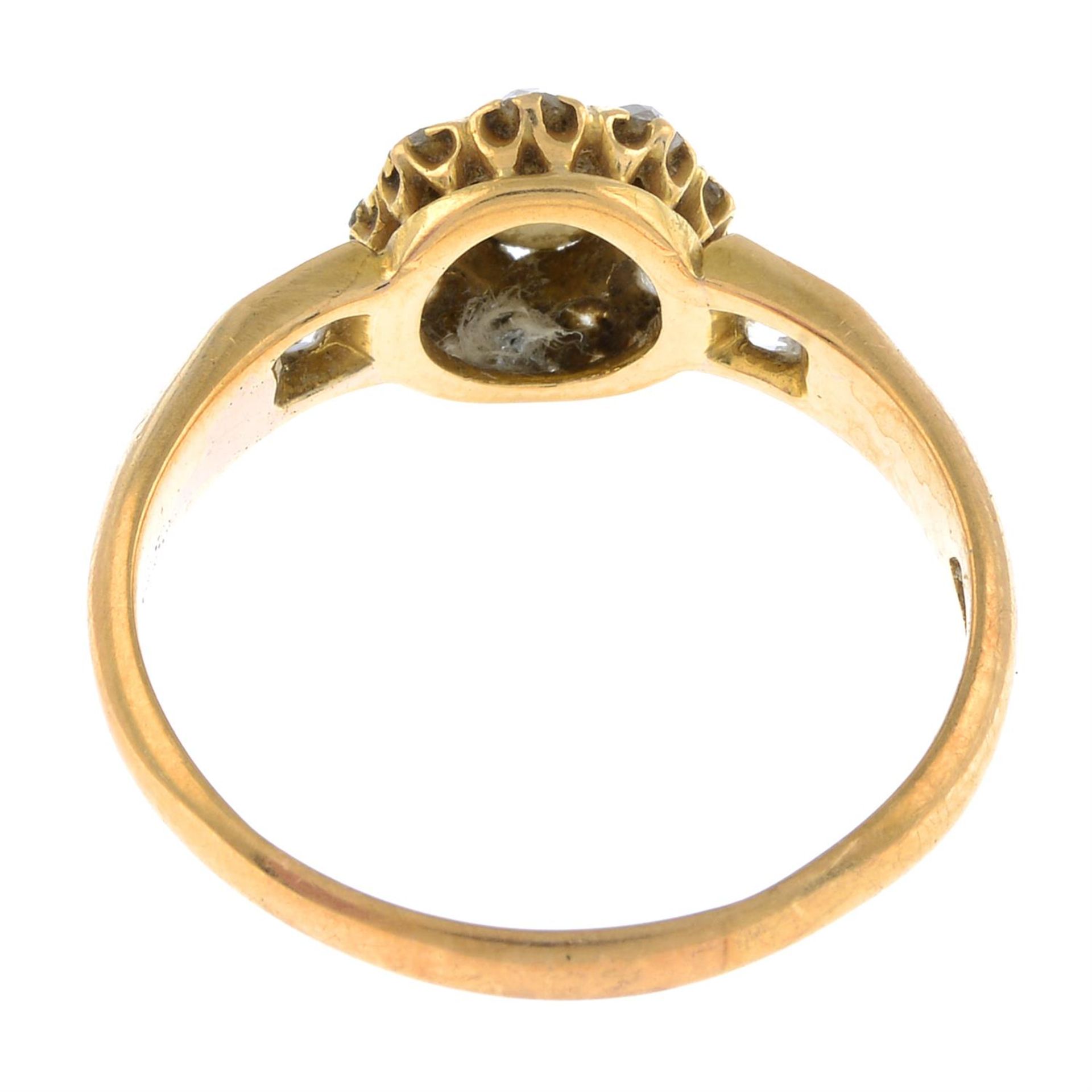 Early 20th century 18ct gold cat's-eye chrysoberyl & diamond cluster ring - Image 2 of 2