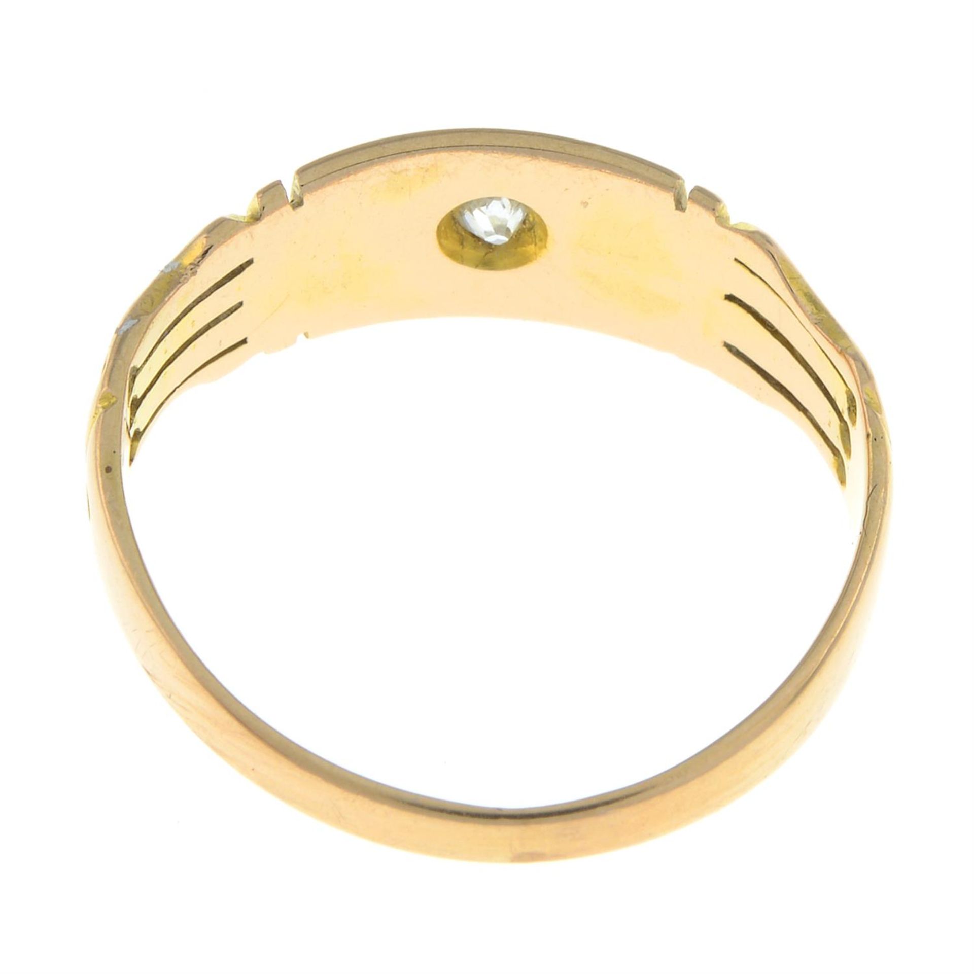 15ct gold diamond accent ring - Image 2 of 2