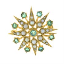 9ct gold emerald & split pearl starburst brooch