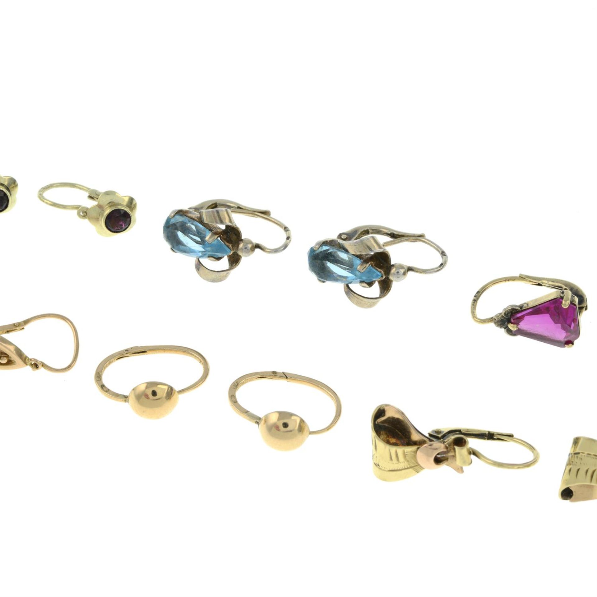 Six pairs of gem-set earrings - Image 2 of 2
