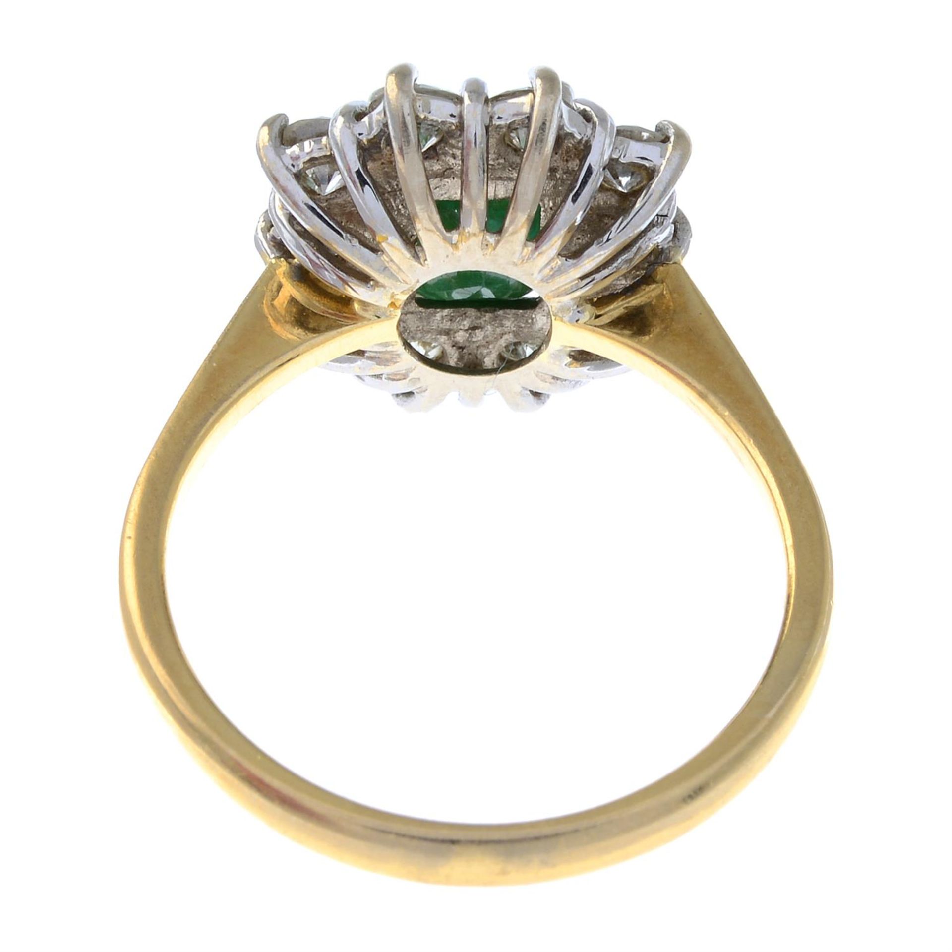 18ct gold emerald & diamond cluster ring - Image 2 of 2