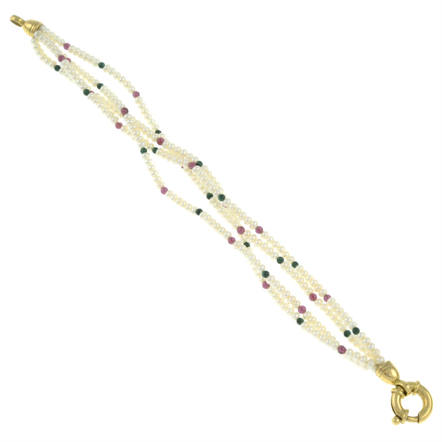 Cultured pearl bracelet, with garnet & malachite spacers - Image 2 of 2