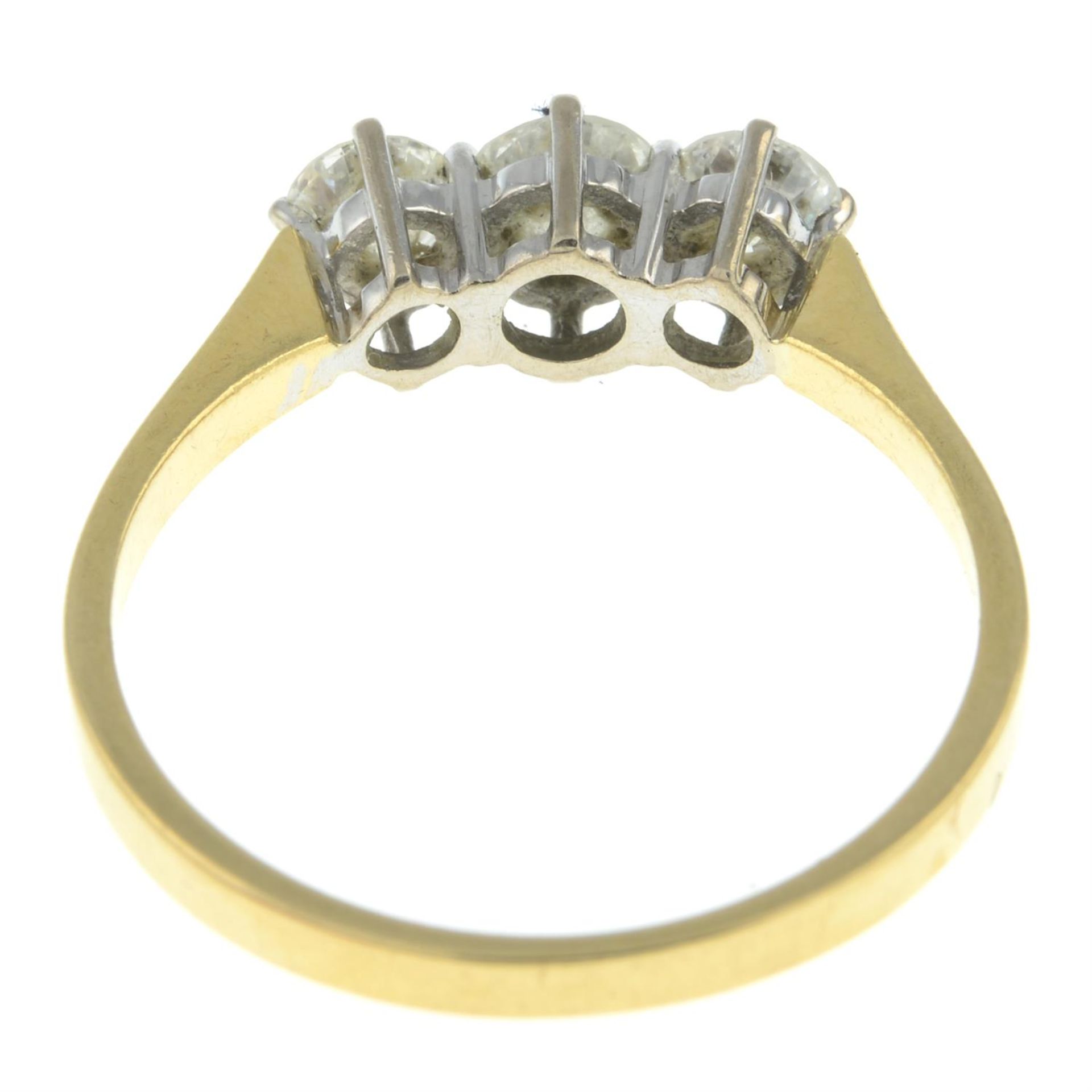 18ct gold diamond three-stone ring - Image 2 of 2