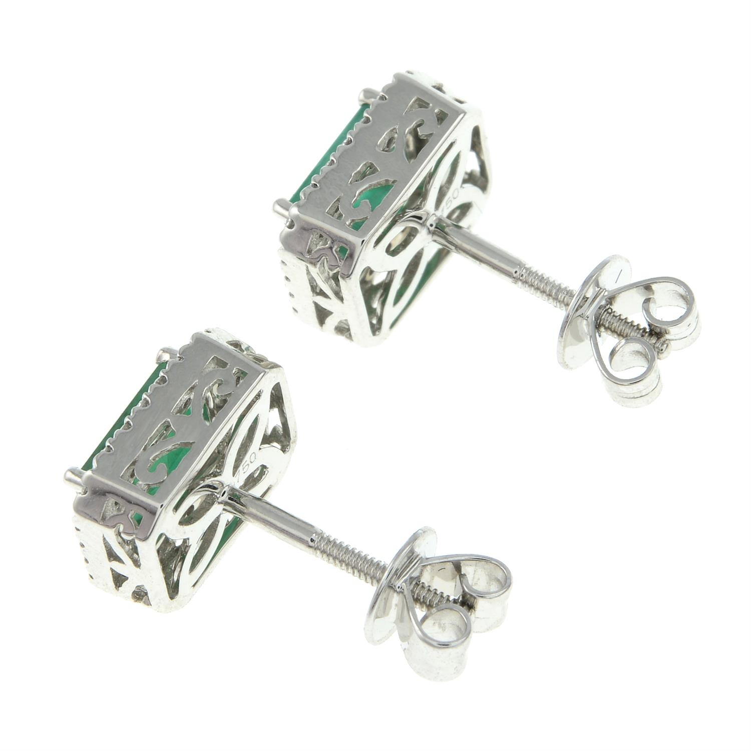 18ct gold emerald & diamond cluster earrings - Image 2 of 2