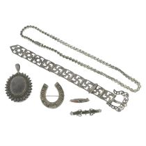 Six items of Victorian jewellery