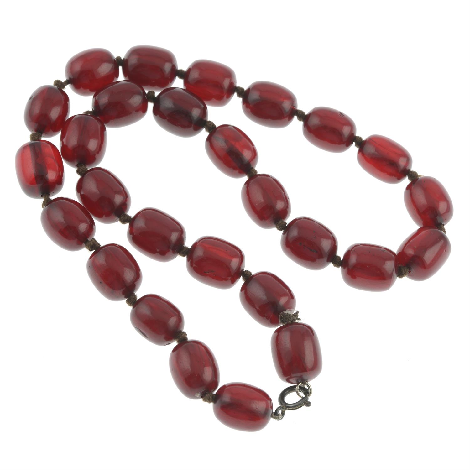 Bakelite single-strand necklace - Image 2 of 2