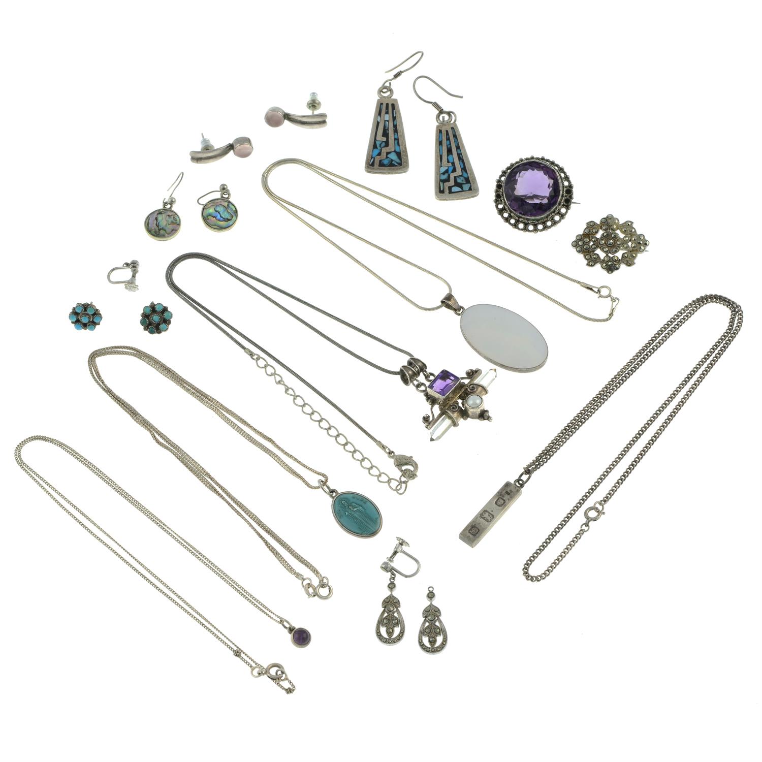 Selection of jewellery