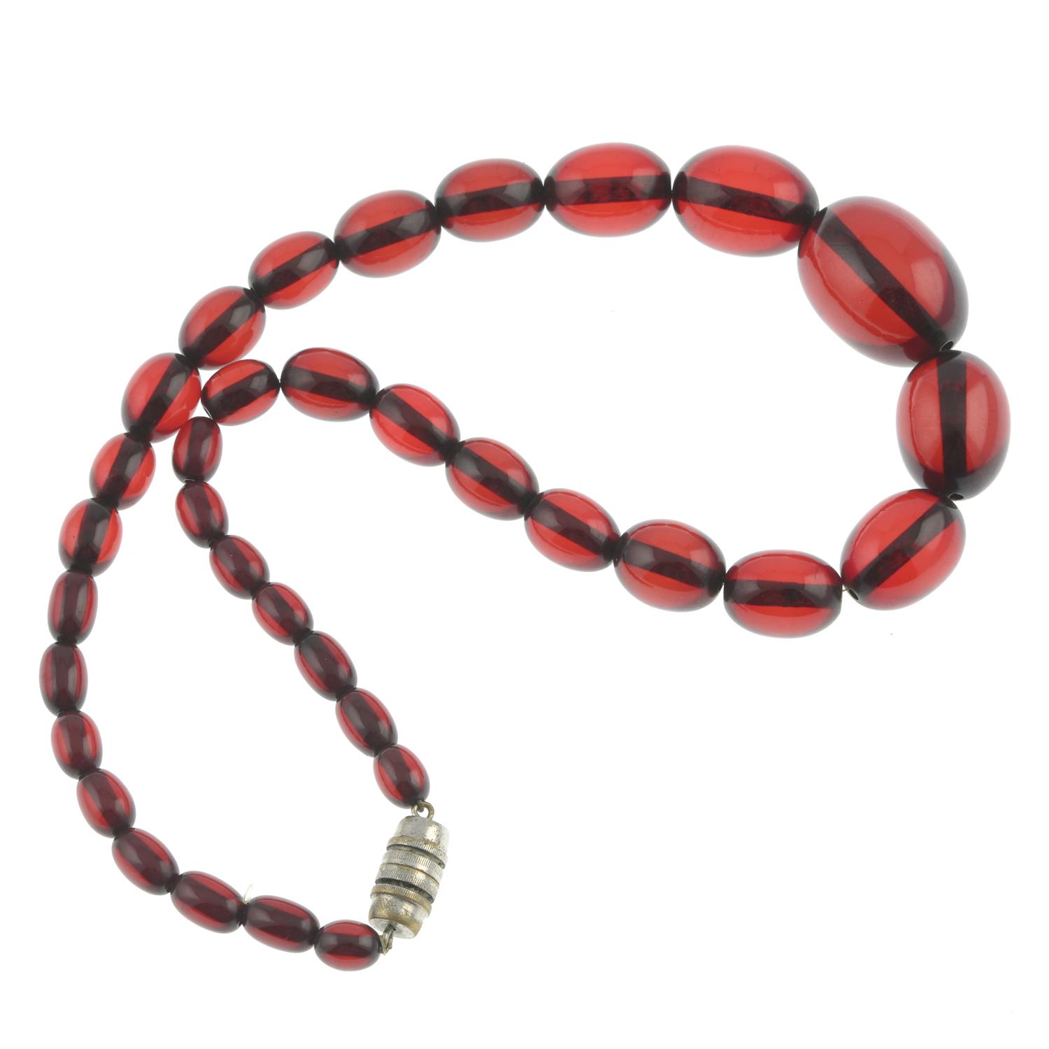Bakelite single-strand necklace - Image 2 of 2