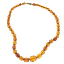 Early 20th century modified amber necklace