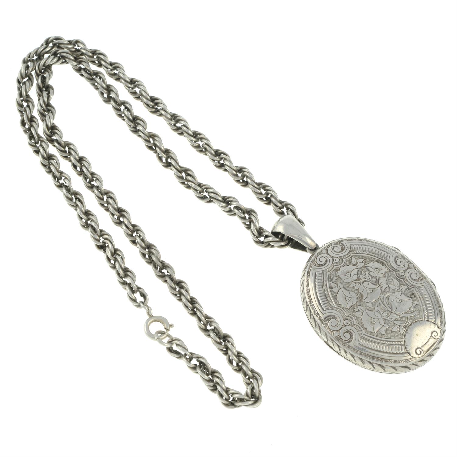 Victorian locket pendant, later chain - Image 3 of 3