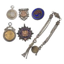 Six items of jewellery