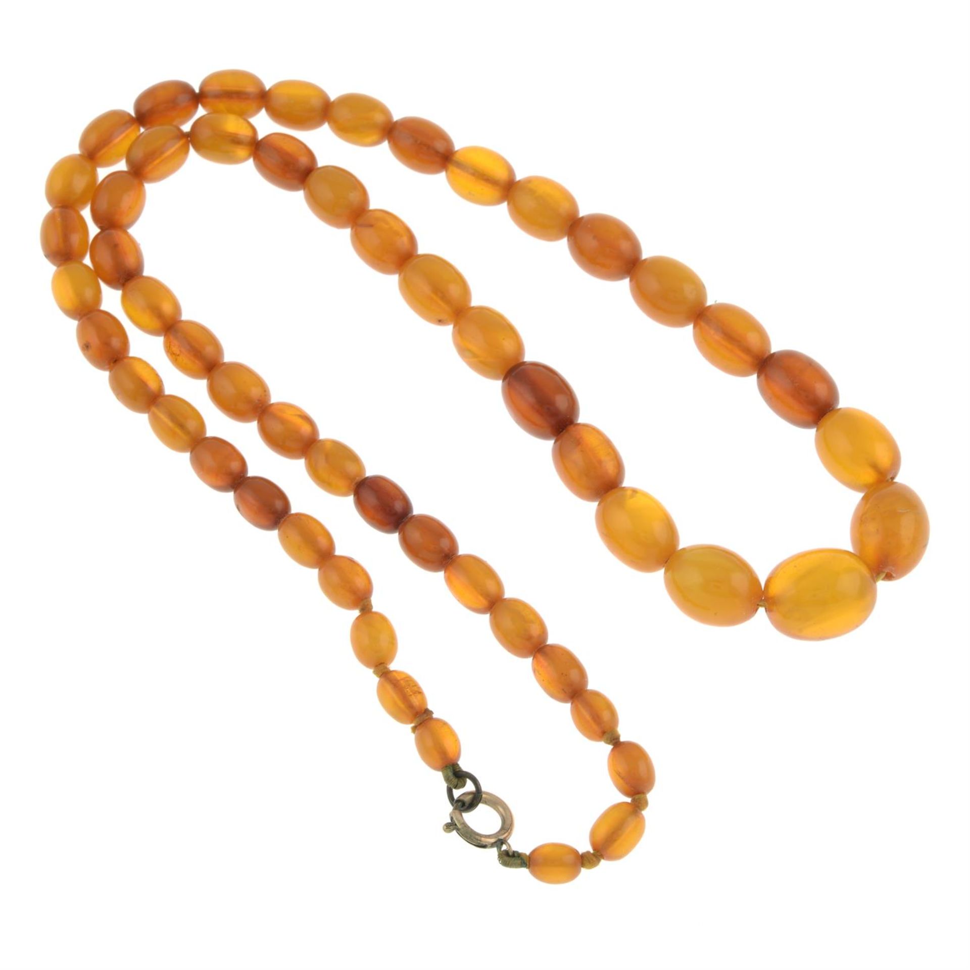 Amber single-strand necklace - Image 2 of 2