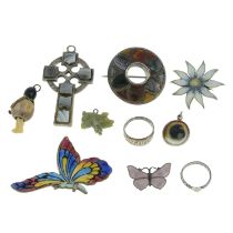 Ten Victorian & later jewellery items