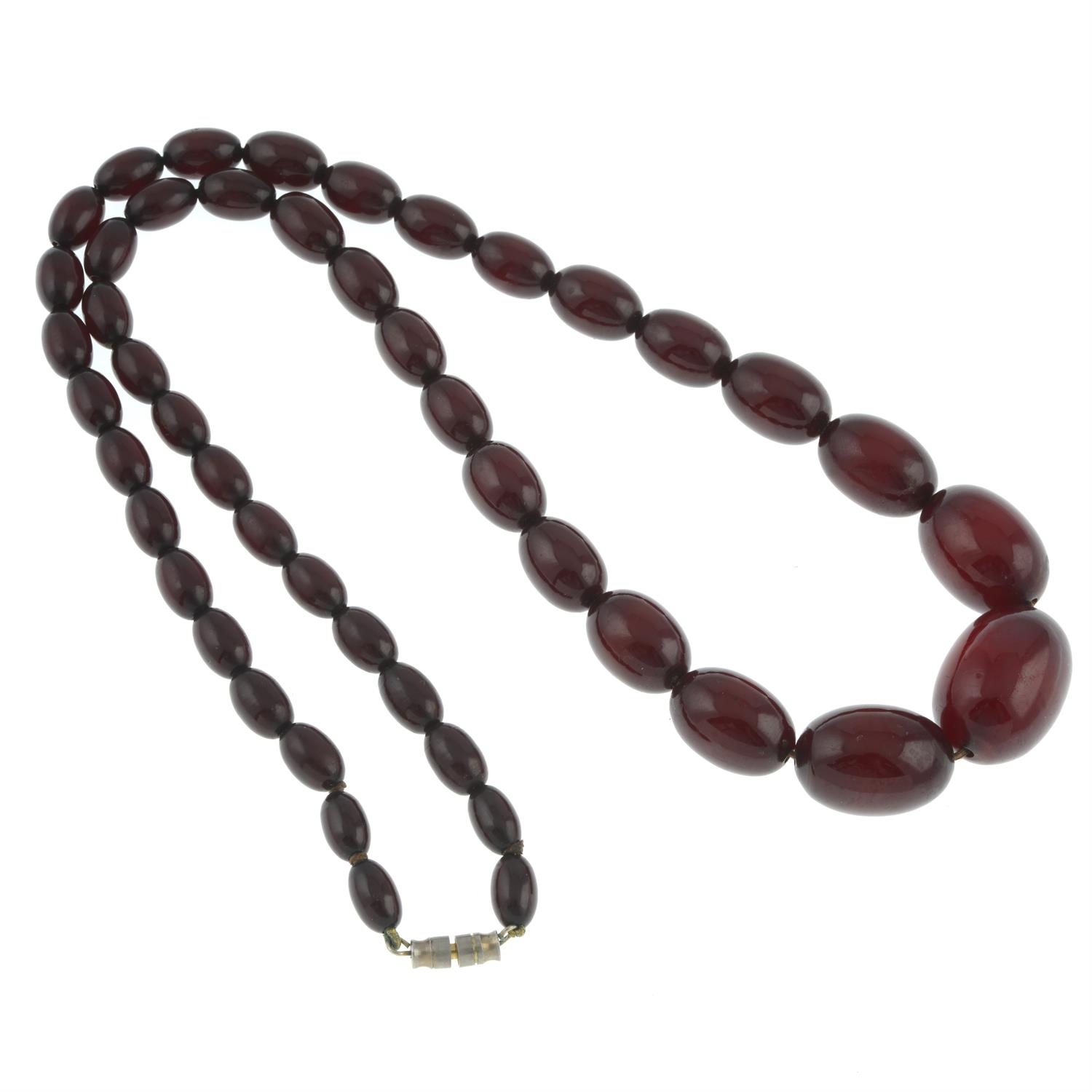 Bakelite bead necklace - Image 2 of 2