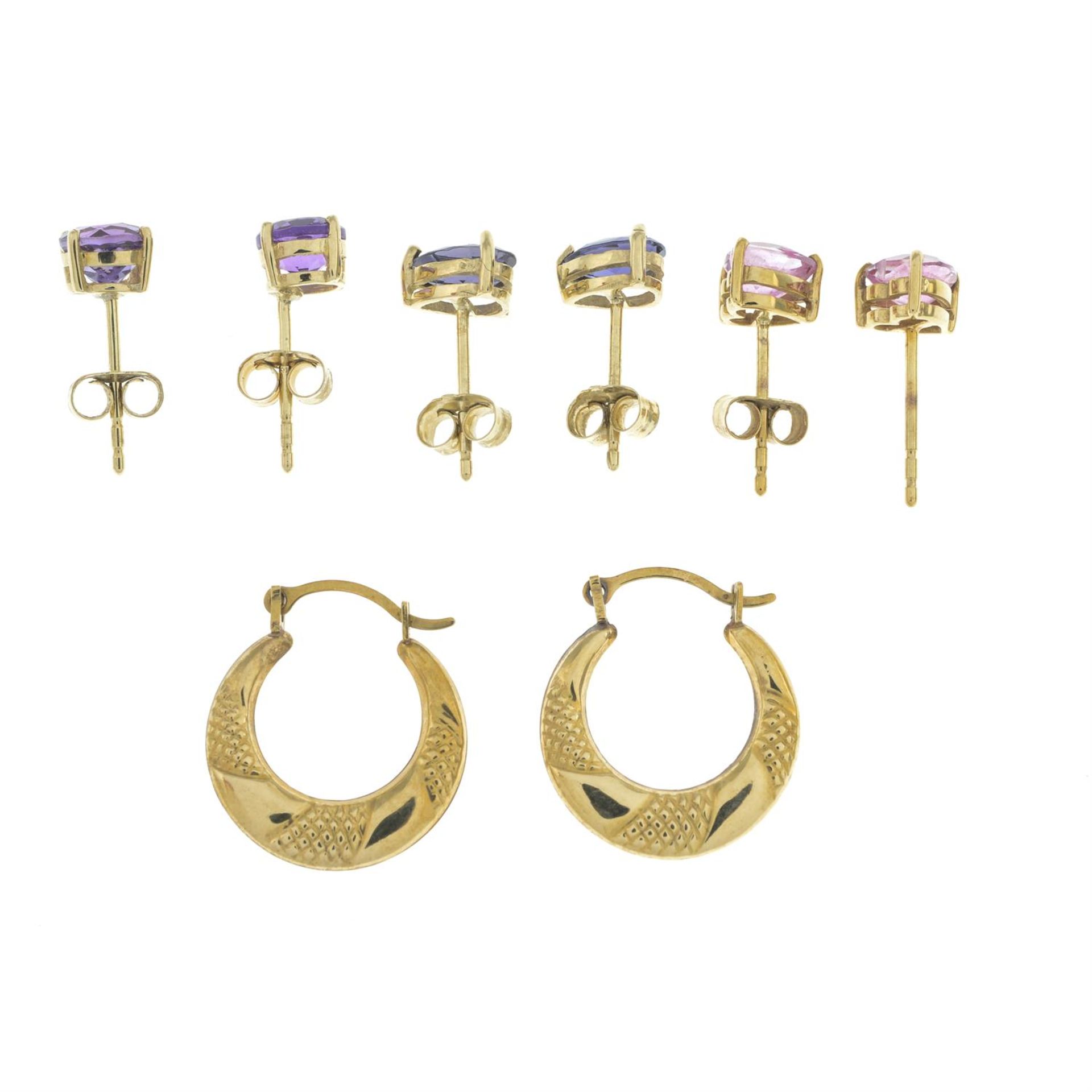 Four pairs of earrings. - Image 2 of 2